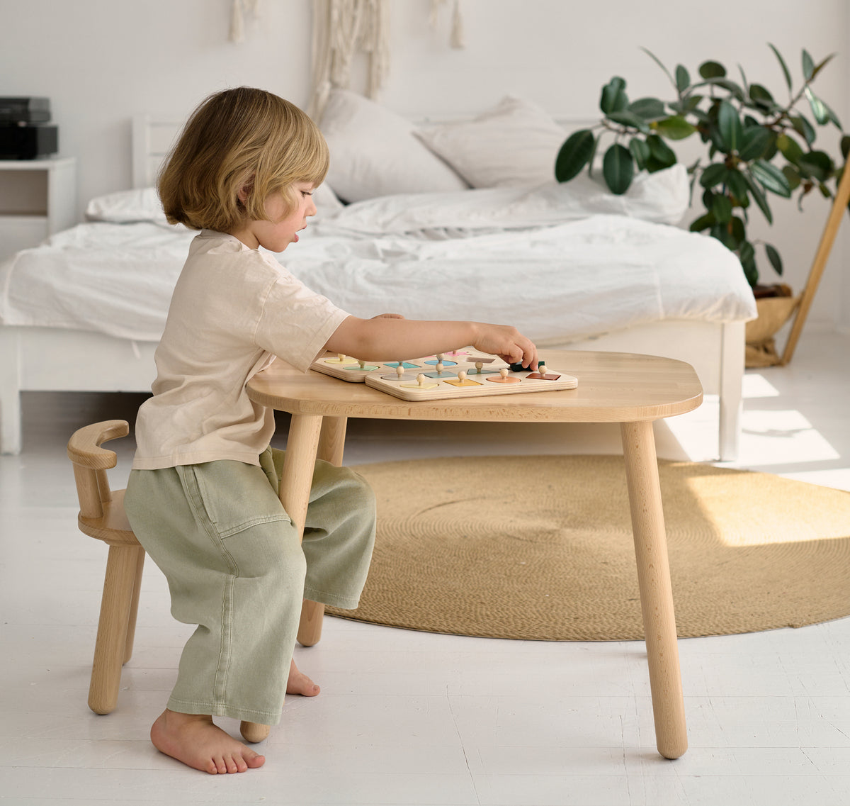 at-what-age-can-toddlers-use-play-tables-and-chairs