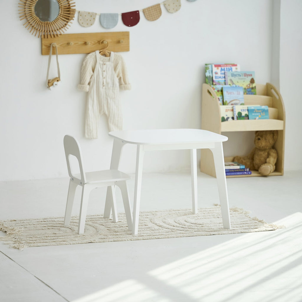 kids table and chairs