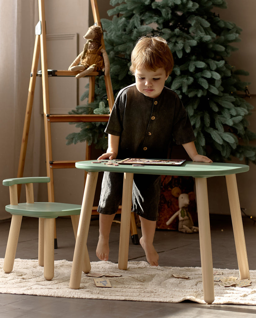 childrens table and chairs