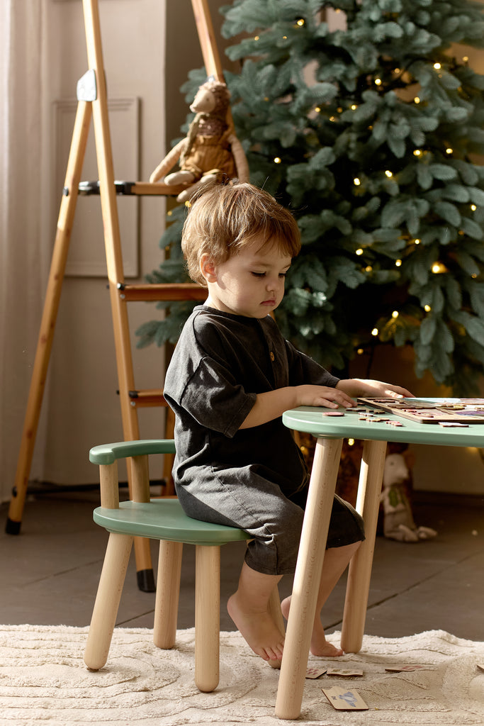 kids table and chair set