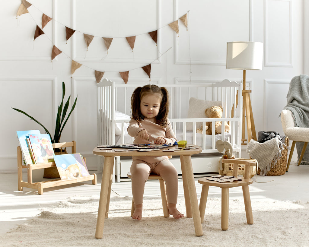 childrens table and chairs