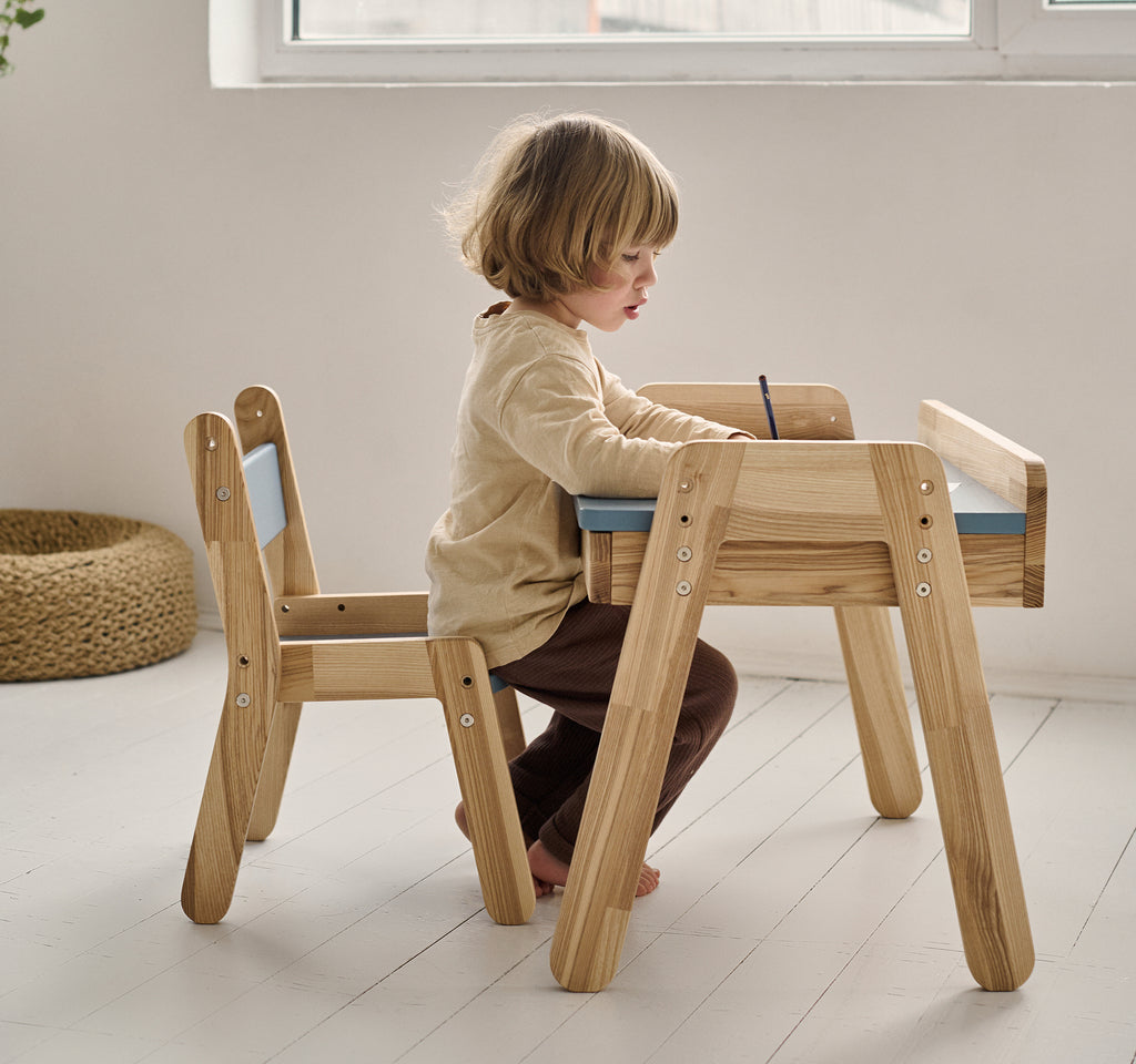 kid table and chair